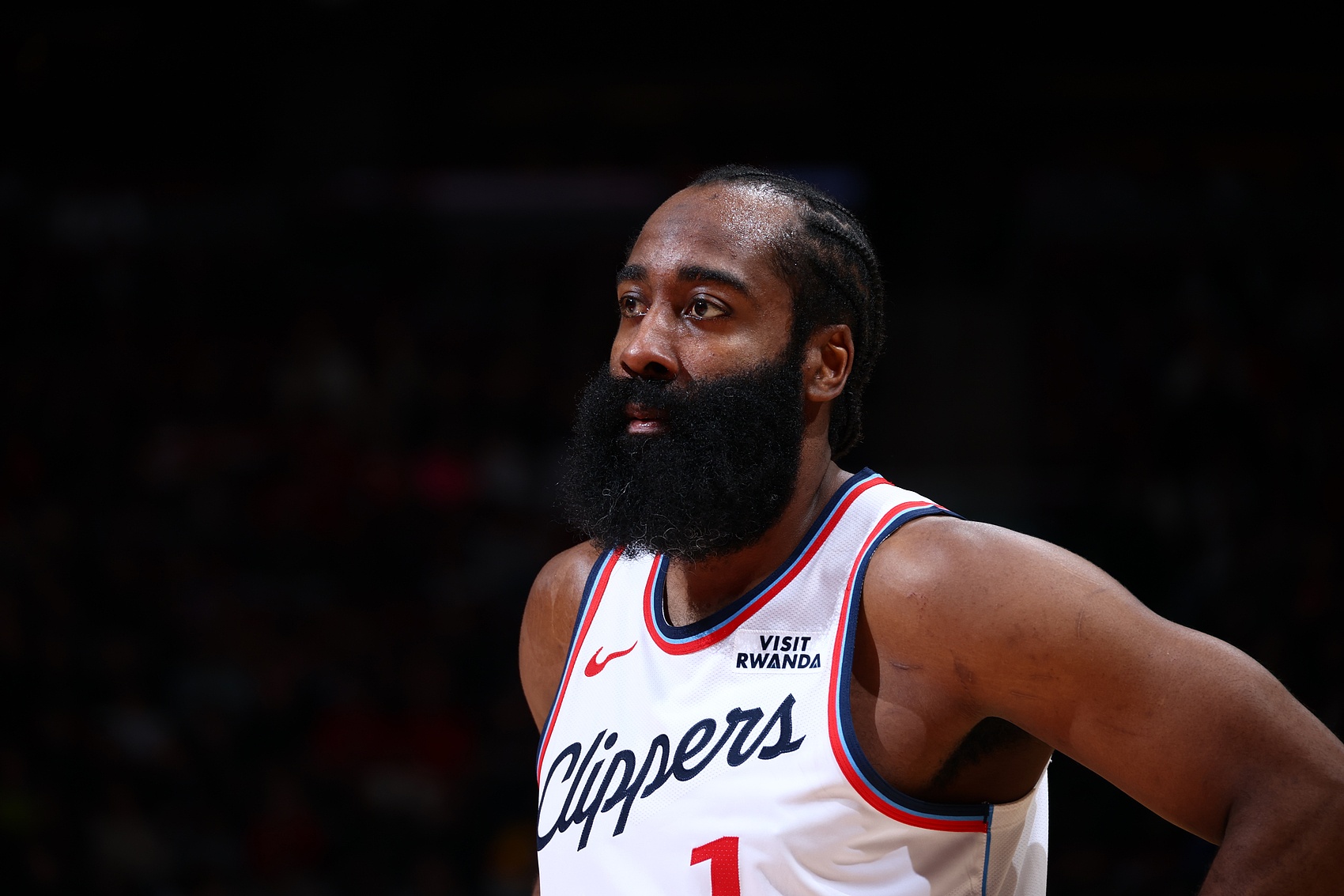 亚冠精英联赛-失误略多！哈登打满首节9中4 得到12分4篮板1助攻3失误